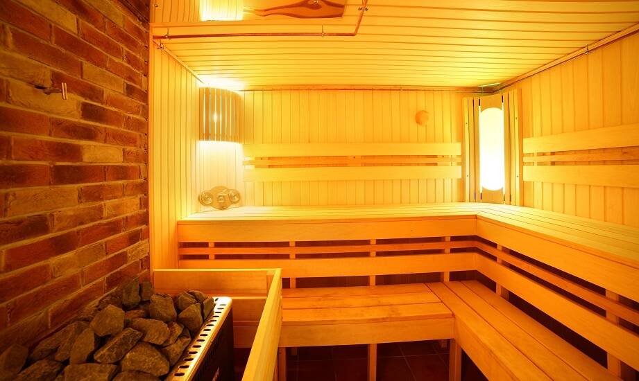 Jak dobrać idealnie dopasowaną saunę do domowej strefy relaksu?