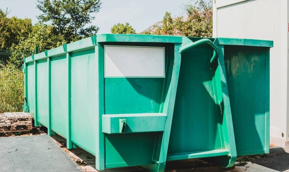 Vorteile der Wahl von Abrollcontainern für Recyclingunternehmen
