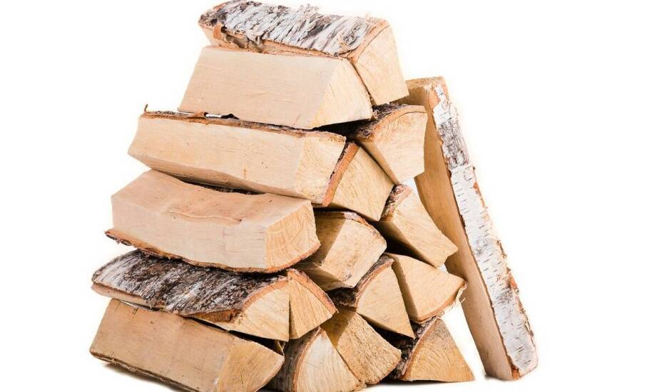 Drewno opałowe: kluczowe czynniki wpływające na wybór drewna