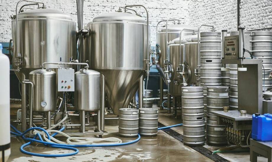 Jakie materiały zapewniają trwałość urządzeń do wyszynku?