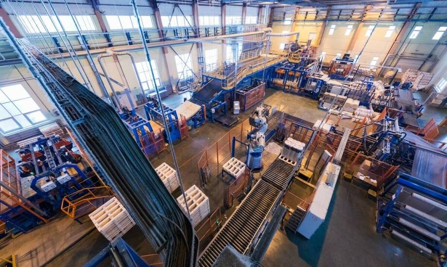 Vorteile für die Industrie durch den Einsatz moderner Technologien in der Palettenherstellung.