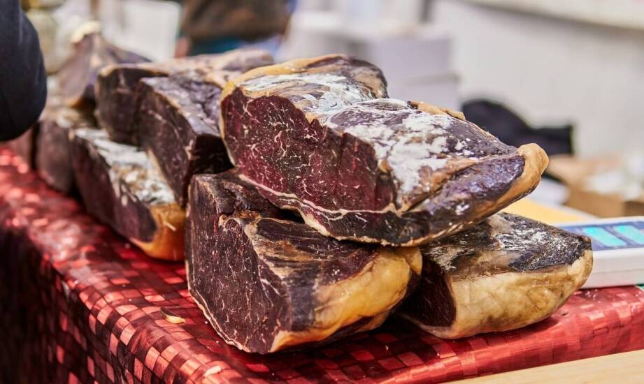 Jakie korzyści niesie zakup wołowego mostka od sprawdzonych dostawców?