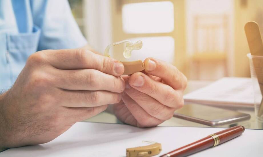 Znaczenie profesjonalnej diagnostyki i kontroli w serwisie dla aparatów słuchowych