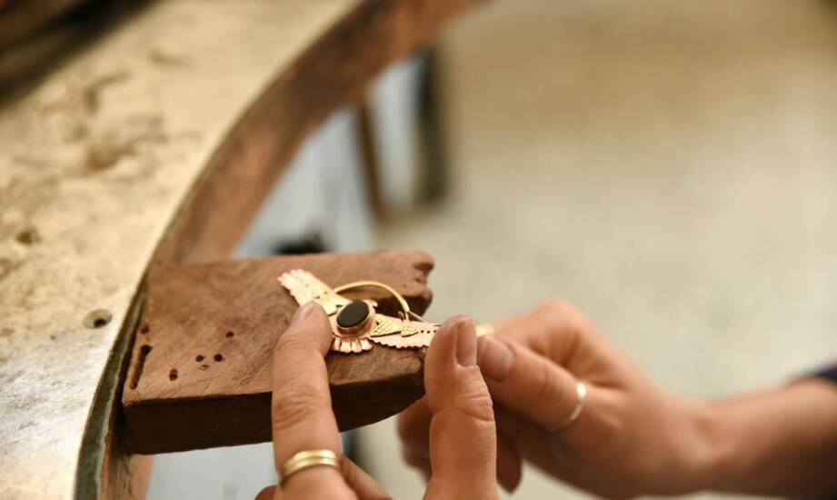 Czy warto inwestować w naprawę biżuterii zabytkowej?