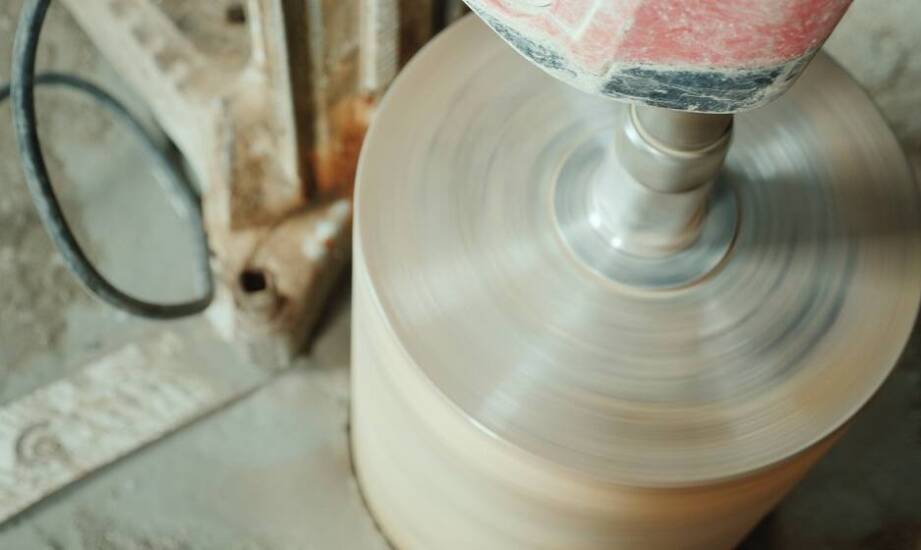 Trwałość przemysłowych maszyn dzięki zastosowaniu inżynierskiej ceramiki
