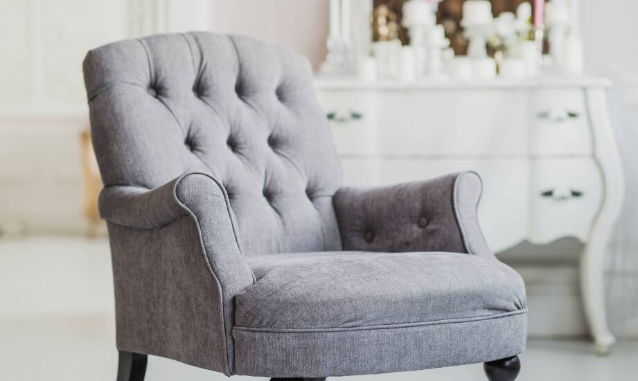 Wie beeinflussen Polstermöbel den Komfort in Hotels und Restaurants?