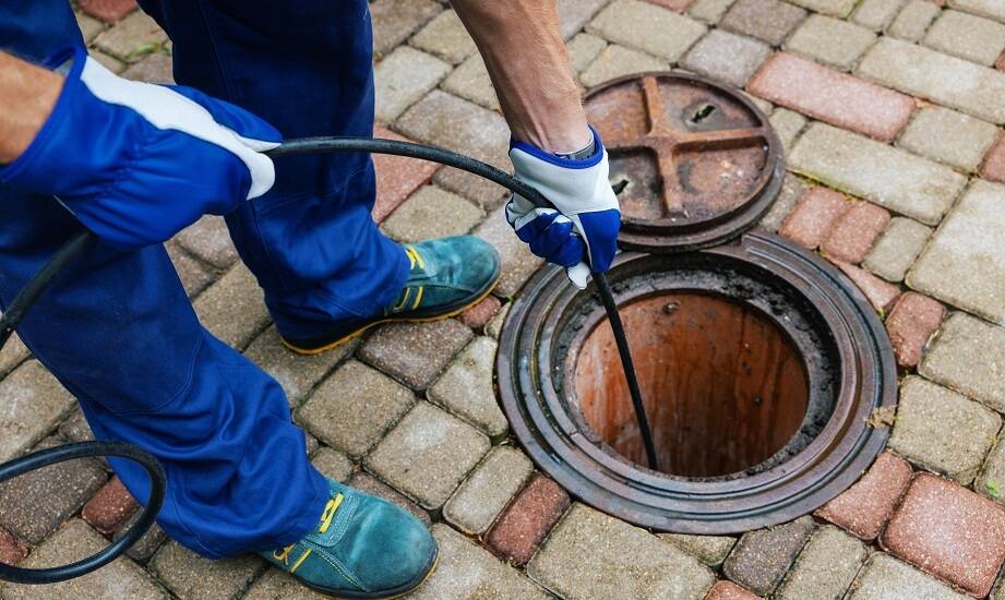 Dlaczego regularne czyszczenie kanalizacji jest kluczowe dla każdej nieruchomości?