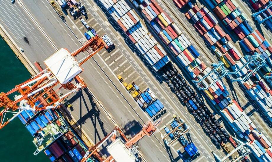 Die Rolle von Containern bei der Optimierung von Transport- und Lagerprozessen