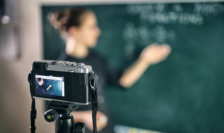 Jak IntelliFocus może poprawić wrażenia z edukacyjnych wideokonferencji?