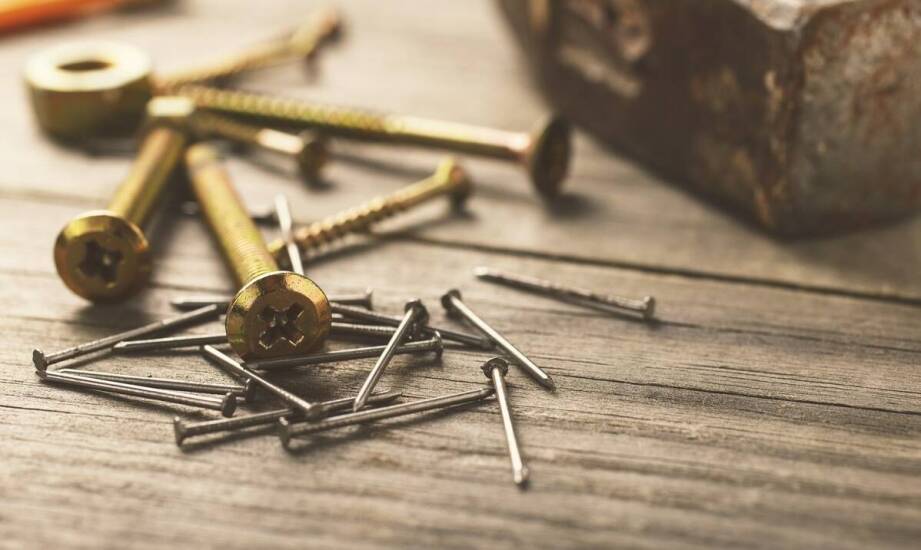 Wartość rynkowa srebrnych styków: Jak lombardy wyceniają te elementy?