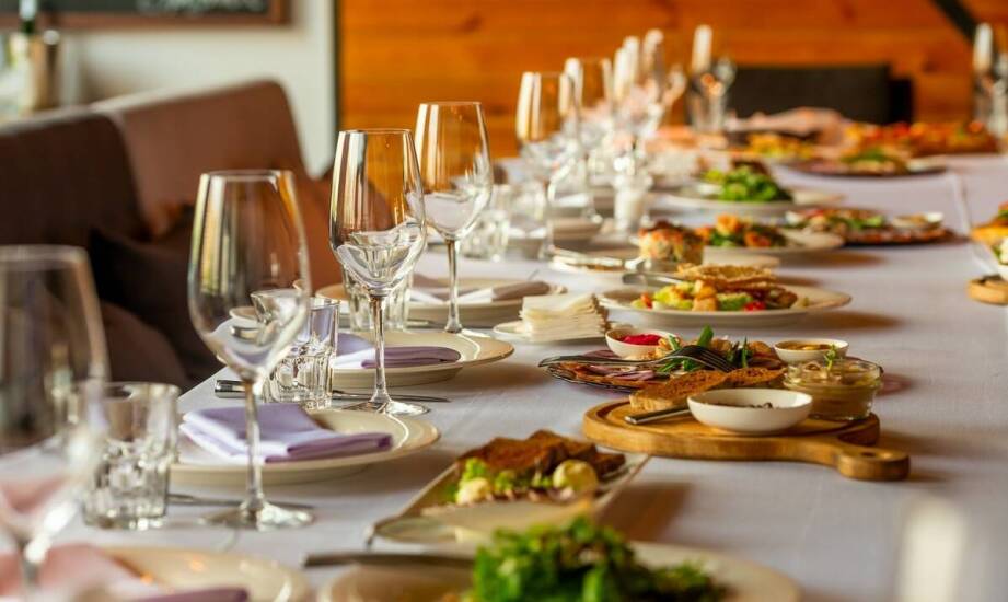 Kulinarne doznania podczas okolicznościowych przyjęć w naszej restauracji