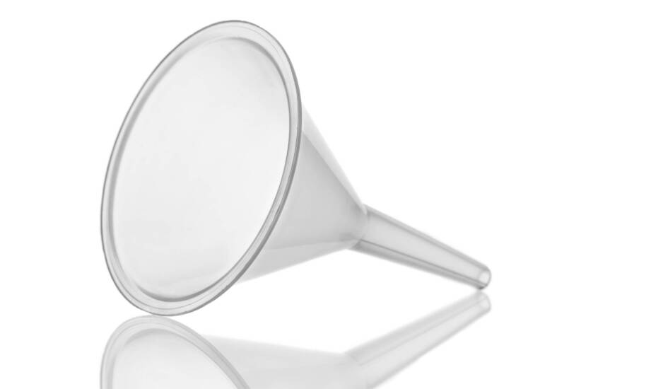 Plastikowe lejki – klucz do efektywnego zarządzania płynami w firmie