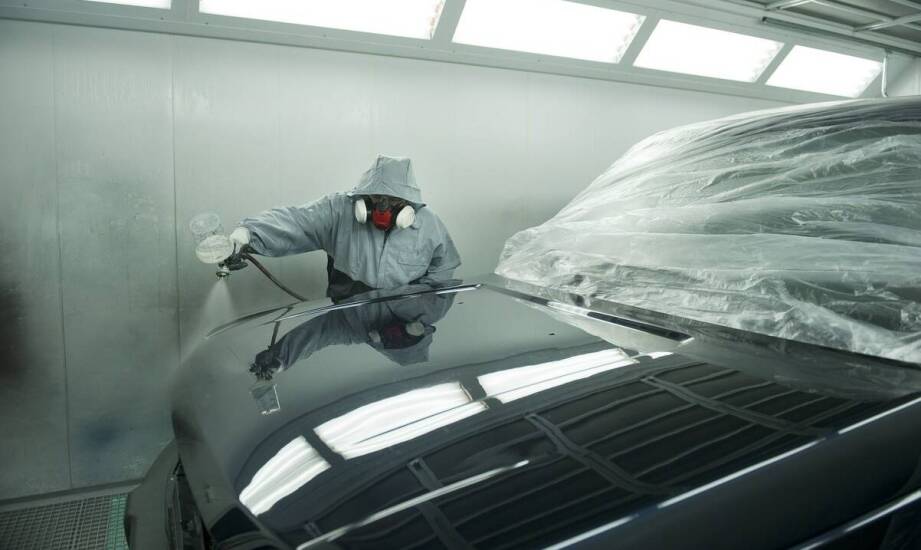 Jak nowoczesne narzędzia wspierają proces lakierowania samochodu?