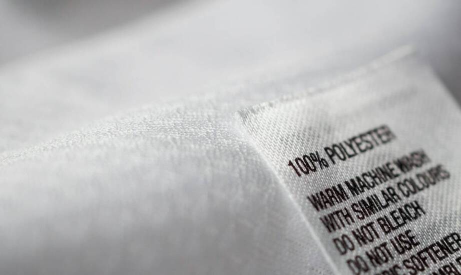 Jakie są zalety stosowania dekoracyjnych papierów w etykietach odzieżowych?