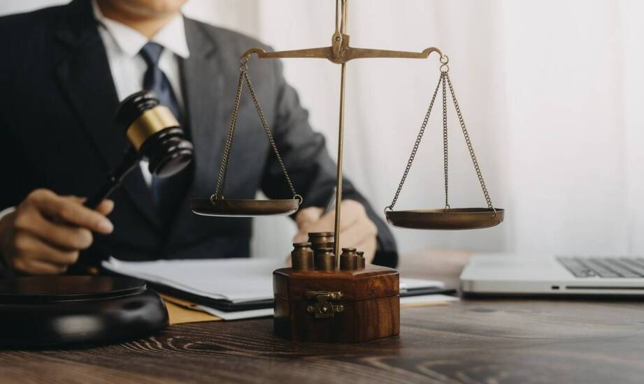 Bezstronność komorników w egzekucji należności – jak jest realizowana?