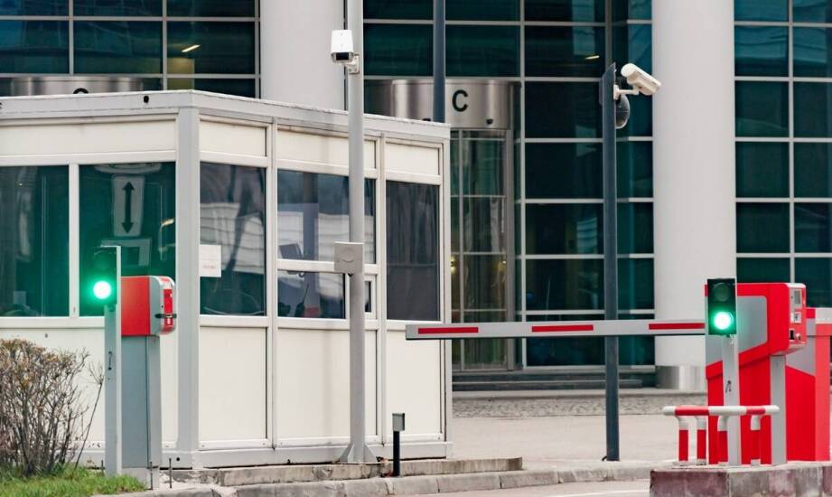 Rola profesjonalnej fizycznej ochrony w biurowcach