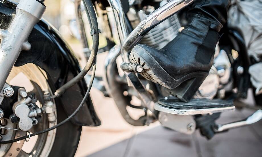 Jak dopasować skórzane kowbojki do reszty garderoby motocyklowej?