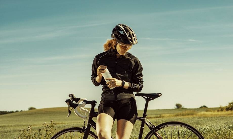 Jakie damskie koszulki rowerowe sprawdzą się na intensywne treningi?