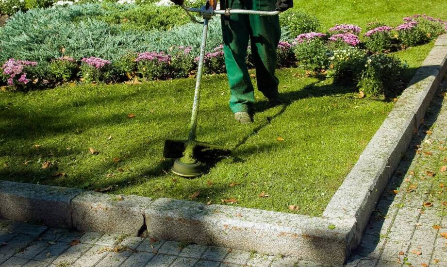 Jakie zastosowanie mają ogrodowe traktorki w pielęgnacji komunalnej zieleni?