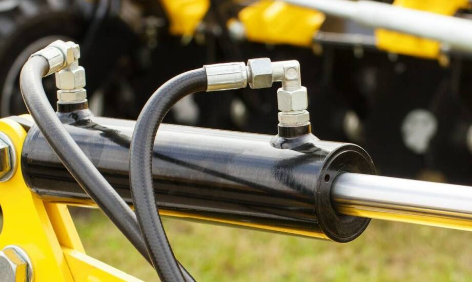 Zastosowanie siłowej hydrauliki w rolniczych maszynach: jakie części wybrać?