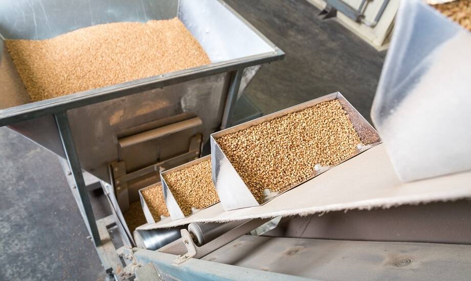 Jak certyfikacja wpływa na jakość kubełkowych podajników do zboża?
