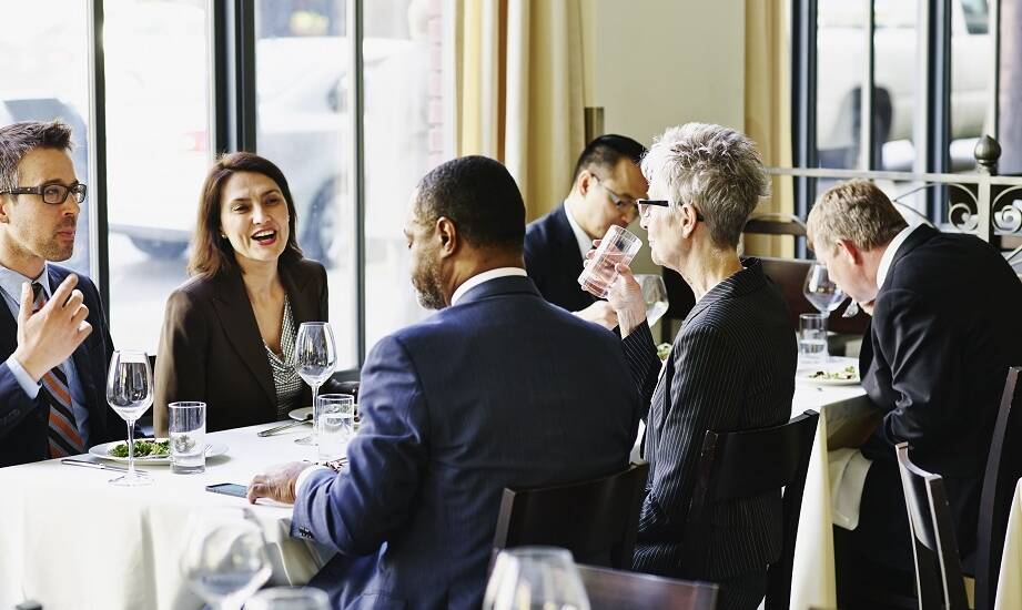 Najlepsze restauracje w Gdyni z opcją rezerwacji miejsc przy stole do spotkań biznesowych