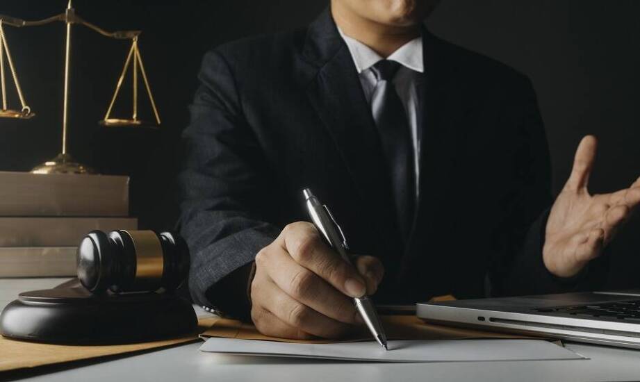 Prawna reprezentacja w sprawach dyskryminacji płciowej: co oferują prawni radcy?