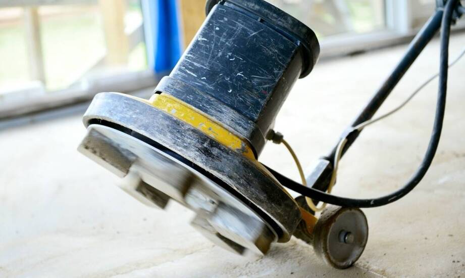 Jakie techniczne parametry są kluczowe przy wyborze kątowej szlifierki?