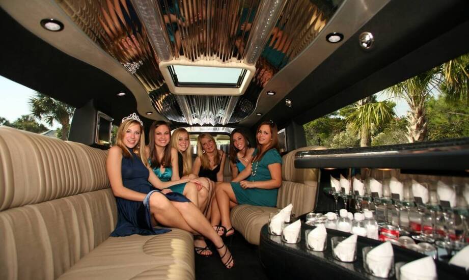 Czego oczekiwać od wynajmu limuzyny na urodzinową imprezę?