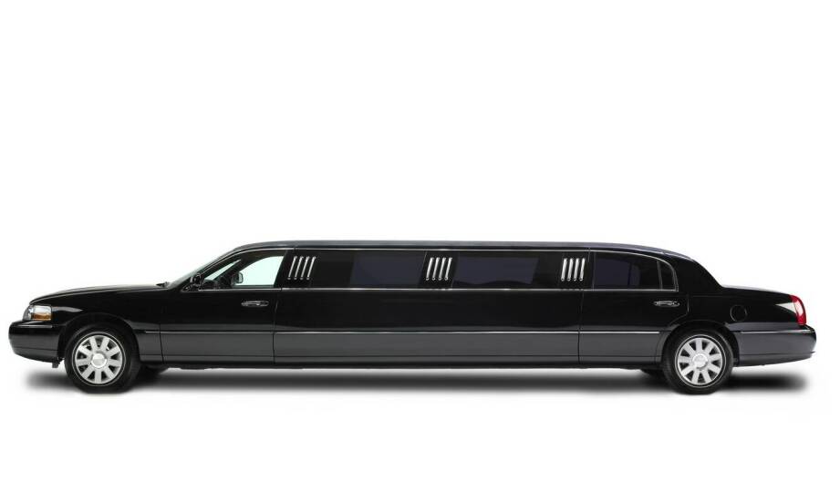 Wynajem limuzyny jako element luksusowego wieczoru integracyjnego.