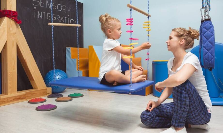 Jakie są wyzwania w terapii integracji sensorycznej dla dzieci z ADHD?