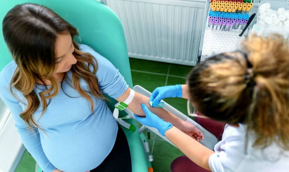 Korzyści z pakietów badań krwi dostosowanych do potrzeb kobiet w ciąży