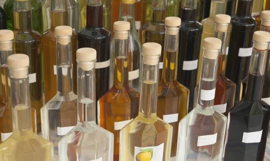 Szklane butelki na nalewki – przewodnik po dostępnych opcjach