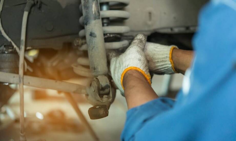 Dlaczego warto powierzyć naprawę układów zawieszenia lokalnym specjalistom?