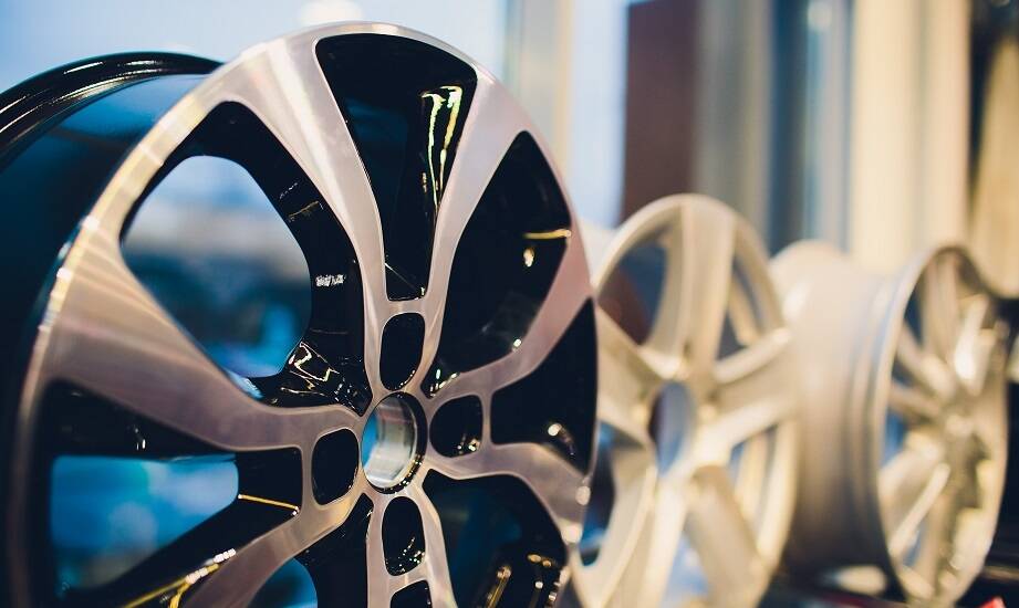 Alufelgi a zużycie paliwa – jak dobrać optymalne rozwiązanie?