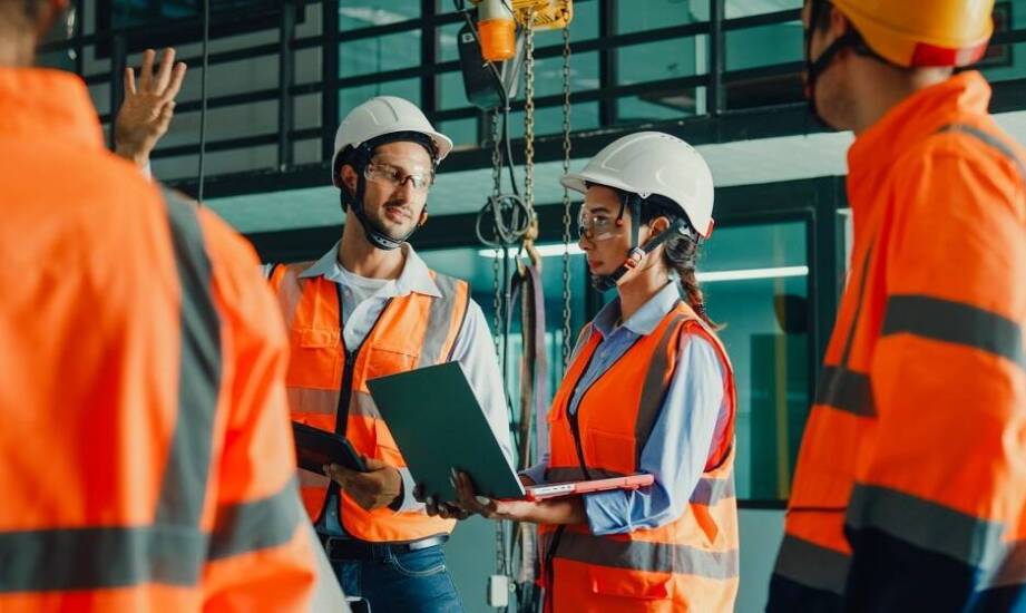 Wpływ profesjonalnych szkoleń z BHP na bezpieczeństwo pracy w firmach