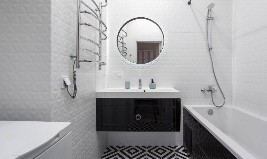 Zalety zabudowy łazienkowej wnęki w małych mieszkaniach