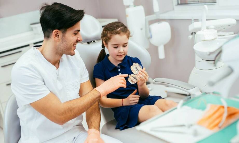 Dziecięca stomatologia a gabinet stomatologiczny czynny w sobotę