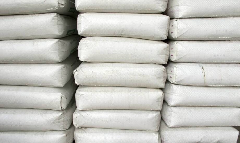 Dlaczego warto zainwestować w odporne na wilgoć worki na paczki?