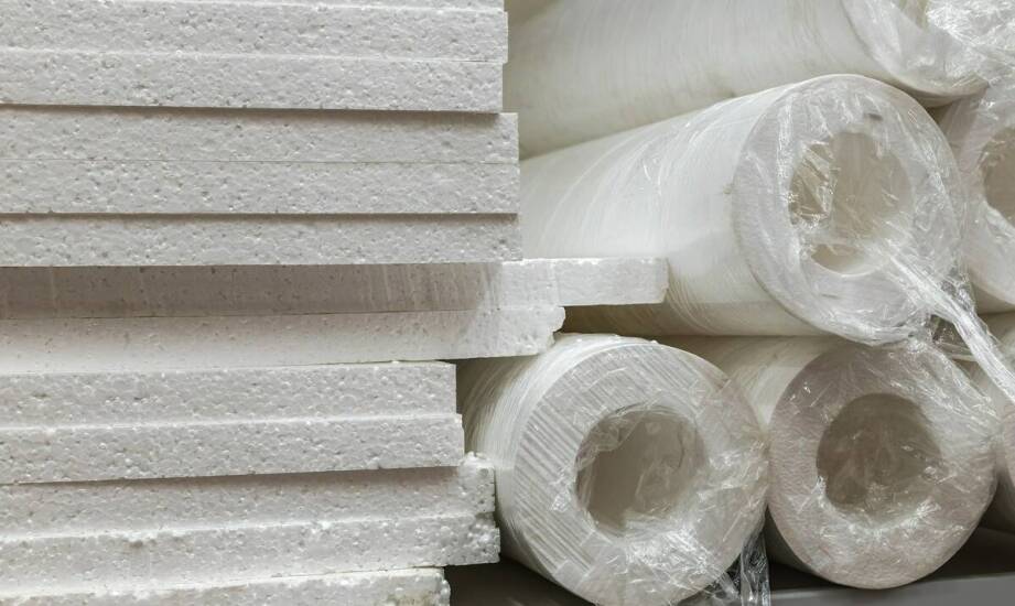 Pianka do pakowania paczek a ochrona przed wilgocią – co warto wiedzieć?