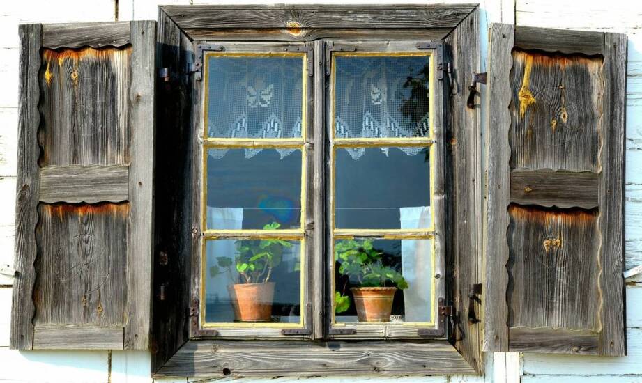 Rola drewnianych okien ze szprosami w zachowaniu klasycznego charakteru budynku