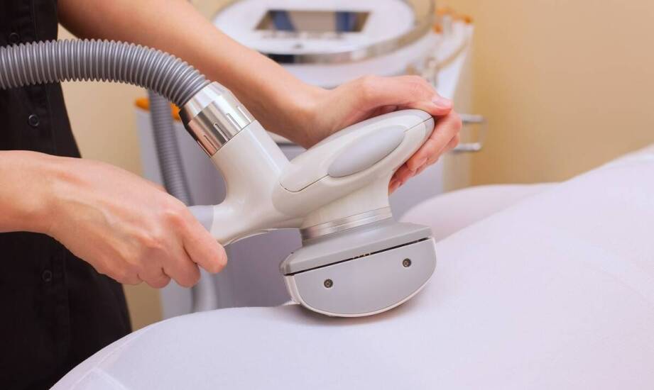 Różnorodność technik do liftingu twarzy: jak wybrać odpowiednią metodę?