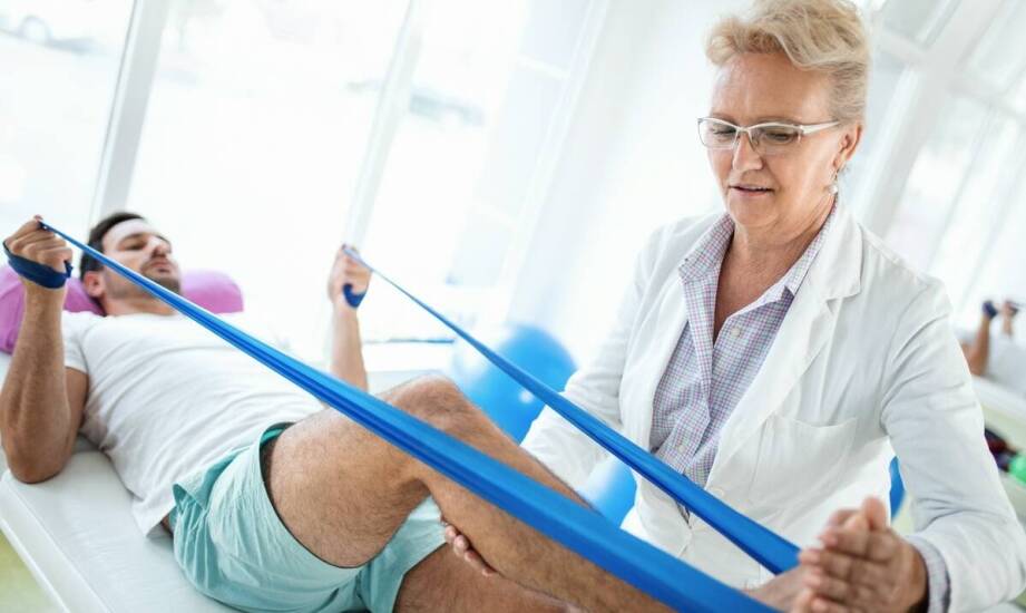 Jakie są kluczowe etapy procesu rehabilitacji pacjentów z nowotworowymi chorobami?