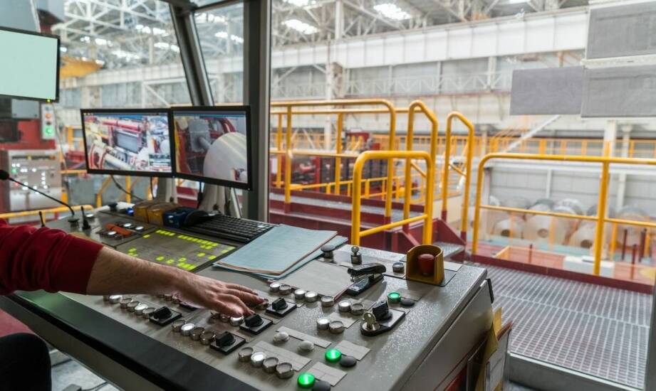 Jak przemysłowa automatyka wspiera zrównoważony rozwój w różnych sektorach?