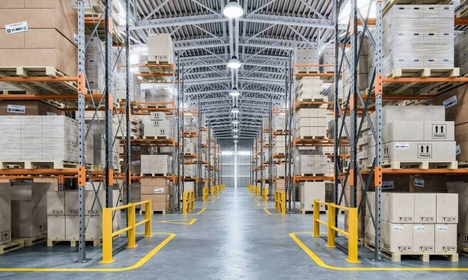 Jak centrum dystrybucyjne wpływa na efektywność realizacji zamówień?