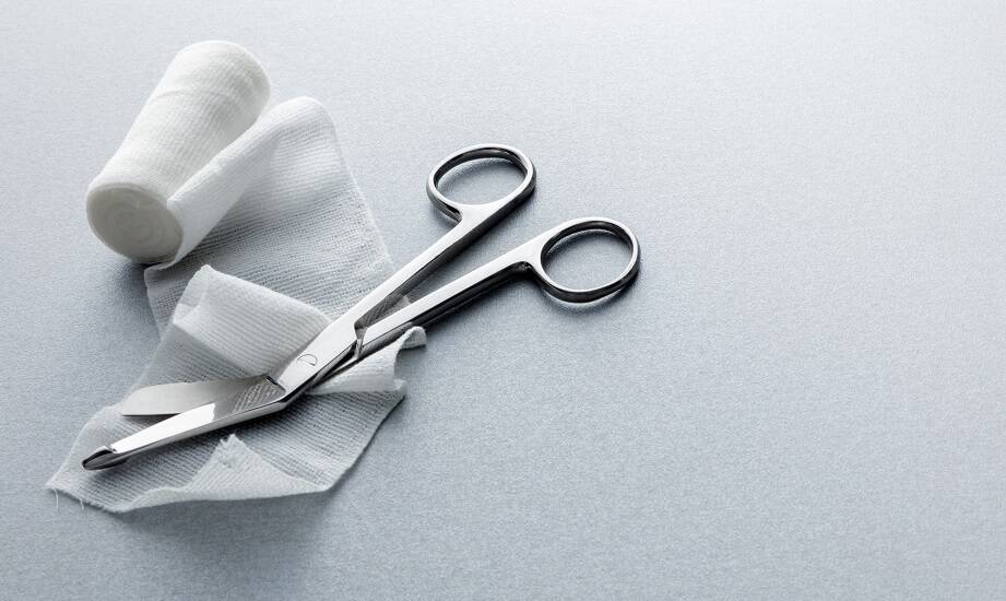 Włókninowe kompresy: niezbędny element wyposażenia medycznego