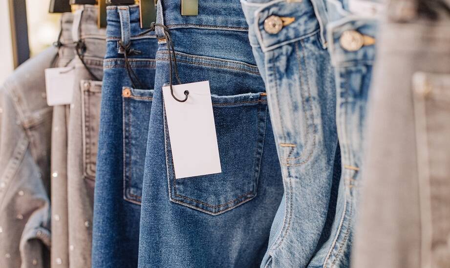 Damskie jeansy wide leg a moda retro: powrót do przeszłości