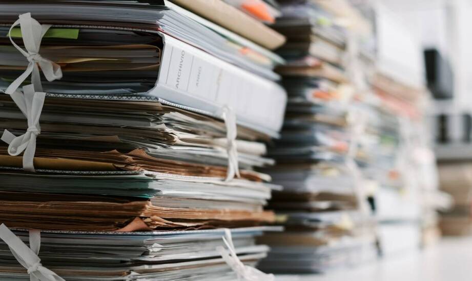 Jakie narzędzia wspierają proces archiwizacji aktów?