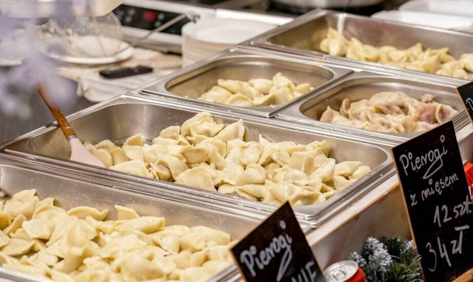 Wybór zestawów obiadowych w ofercie restauracji w Zgierzu: co warto spróbować?