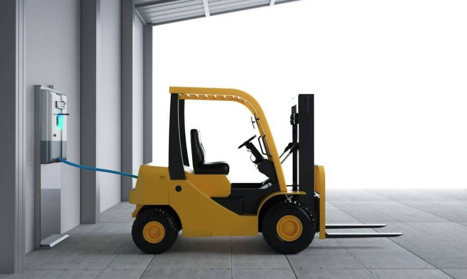 Poradnik wyboru: jakie cechy powinny mieć idealne elektryczne wózki widłowe dla Twojej firmy?